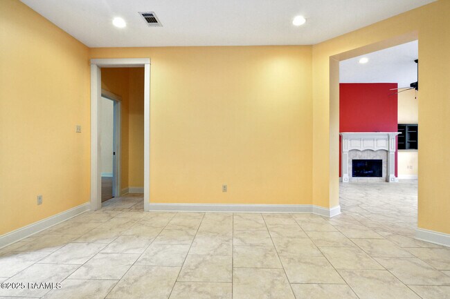 Building Photo - 9442 Boone Ave