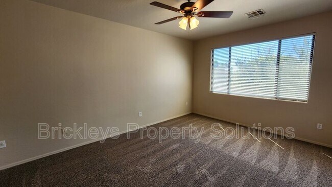 Building Photo - 705 W Queen Creek Rd