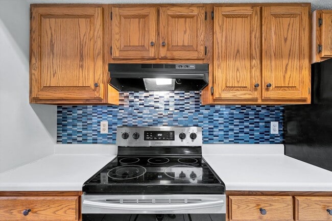 Building Photo - 3 Bed • 2 Bath • Valley View School District