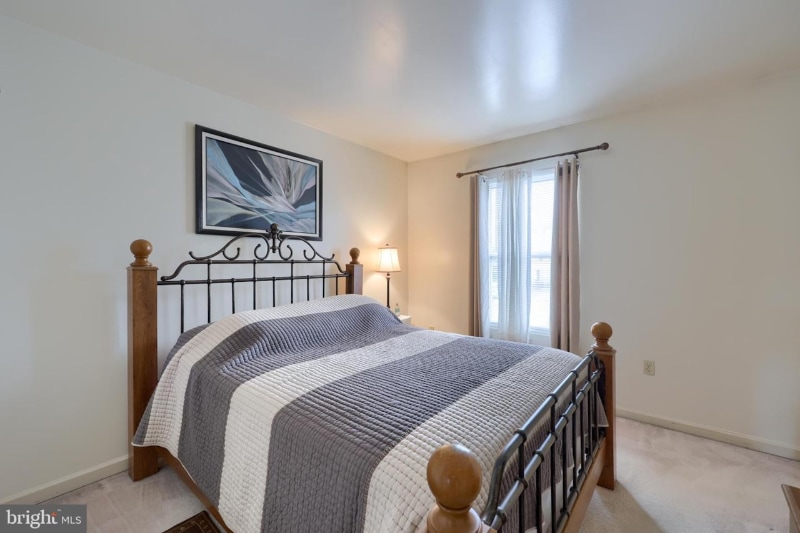 Building Photo - 6 Tiffany Ln