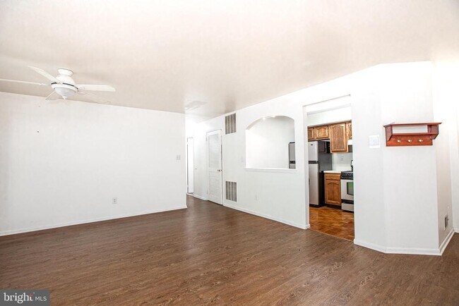 Building Photo - 103 Claridge Ct