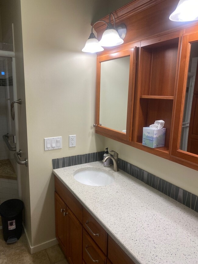 Building Photo - 25 Jefferson Way