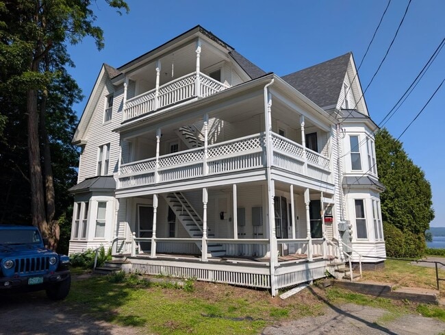 Building Photo - 91 Bayview St