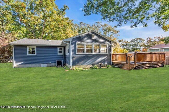 Building Photo - 2253 Llewellyn Pkwy