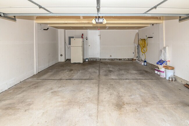 Building Photo - 162 Sherwood Ct