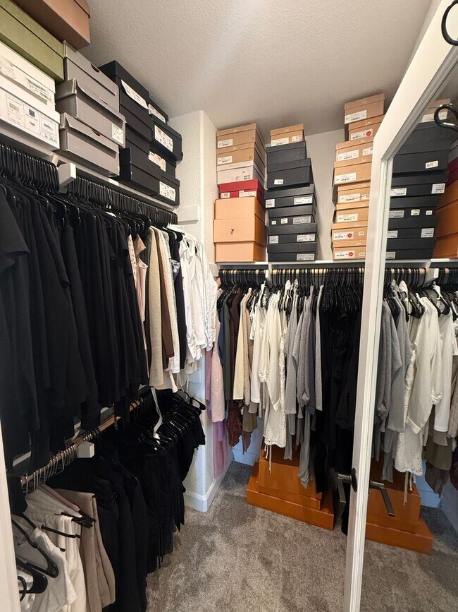 Building Photo - New Construction Town Home