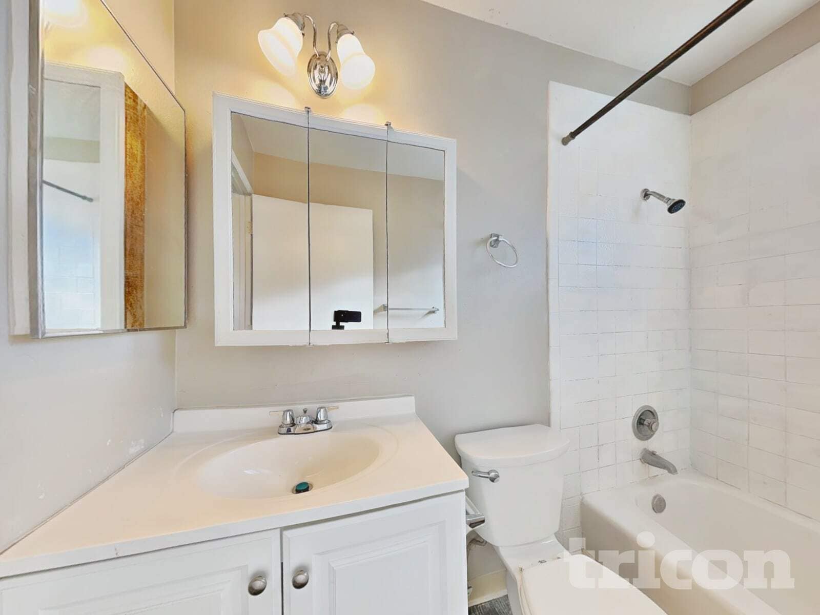 Building Photo - 1270 Kings Row