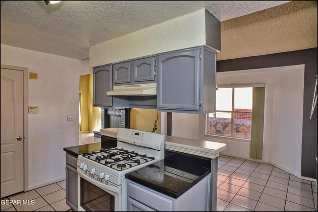 Building Photo - 12107 Valley Quail Dr