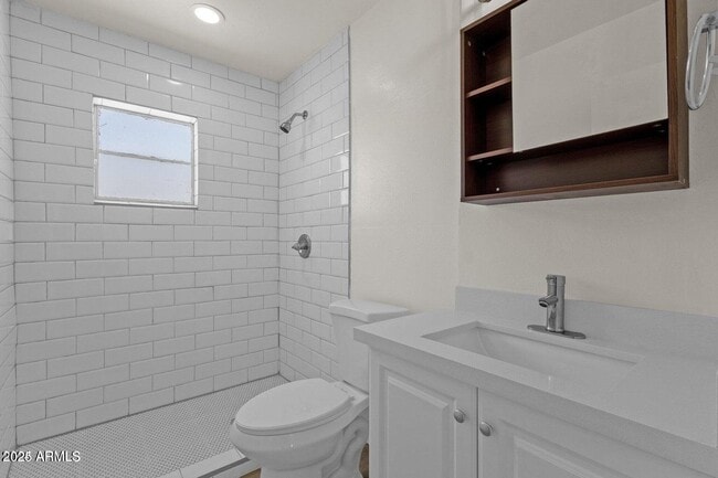 Building Photo - 325 N 18th Dr