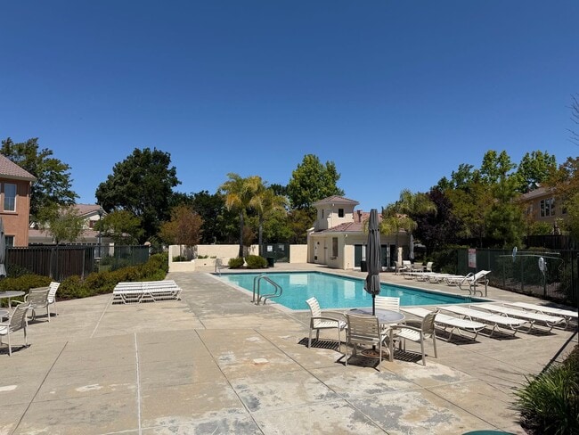 Building Photo - 4 Bed 3 Bath In The Bridges, San Ramon