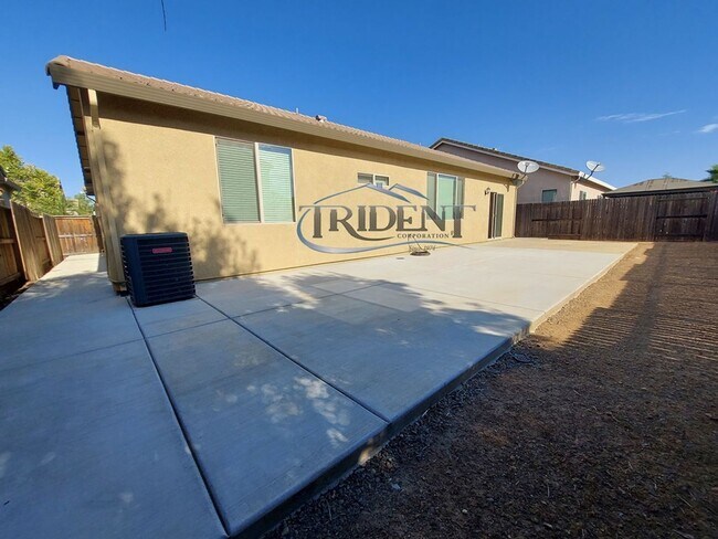 Building Photo - Lovley home in the Edgewater subdivision near Pow Mia Park