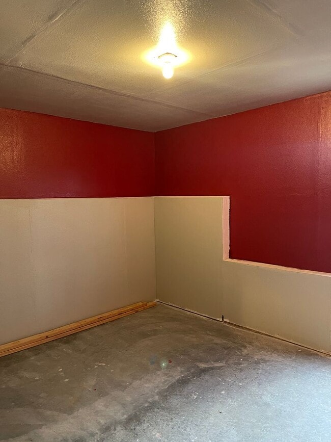 Building Photo - AVAILABLE!!!