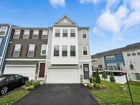Building Photo - 18286 Summit Pointe Dr