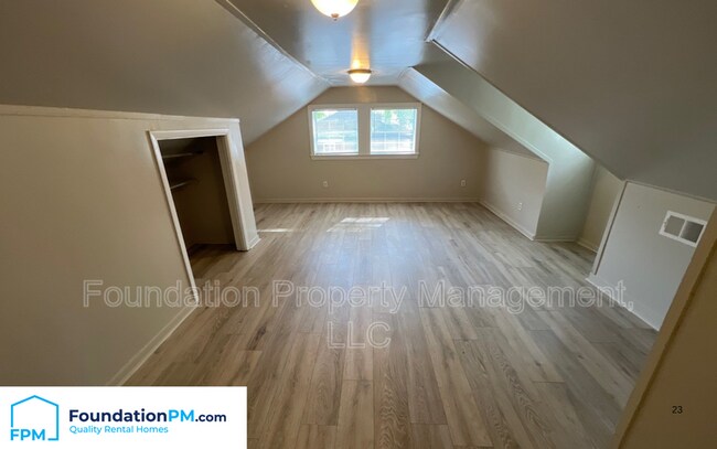 Building Photo - 1847 Driftwood Ave