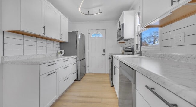 Building Photo - 2231 N 23rd St