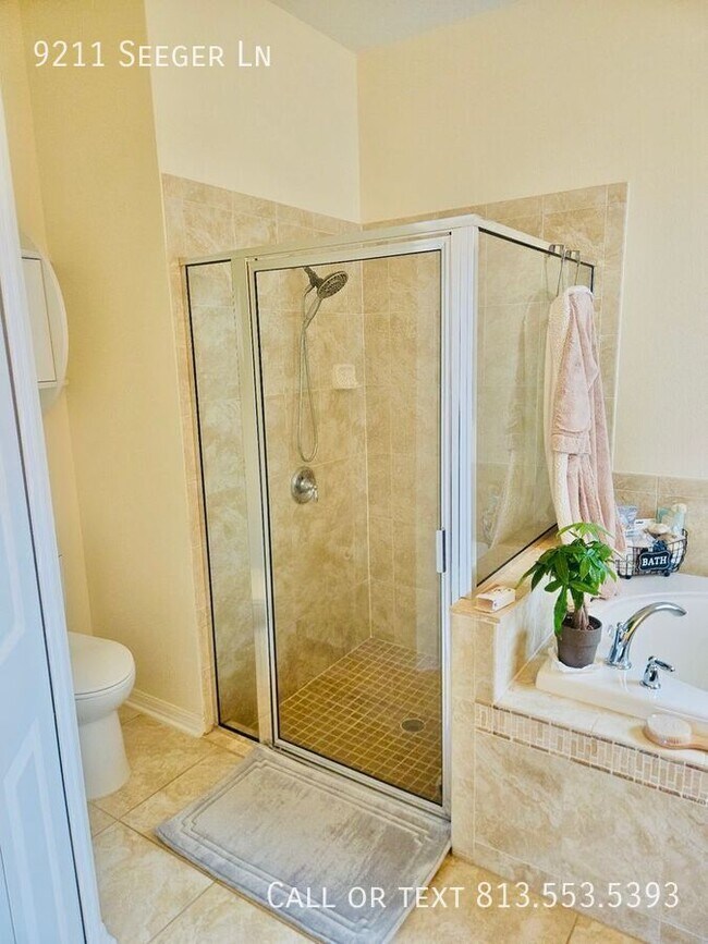 Building Photo - 9211 Seeger Ln