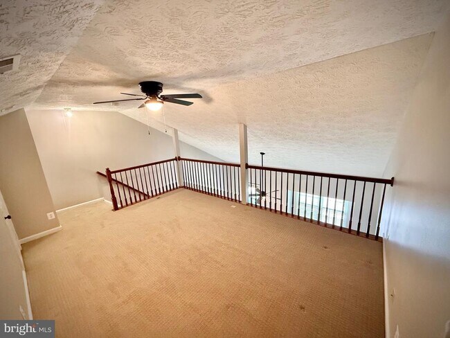 Building Photo - 104 Rover Ct