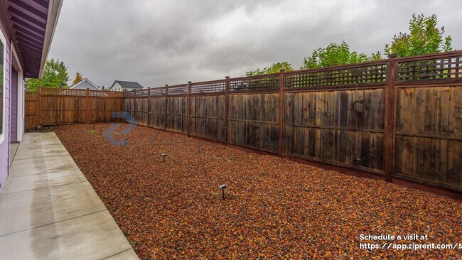 Building Photo - 1313 Crestview Ct