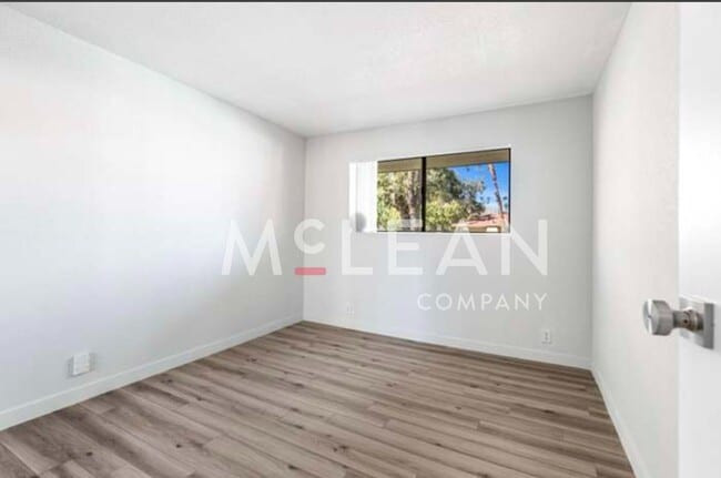 Building Photo - One Bedroom Palm Springs Villas