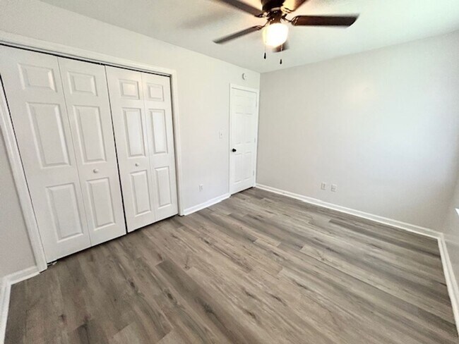 Building Photo - Beautiful 3 Bedroom 2 Bath Home in the Heart of Madison!