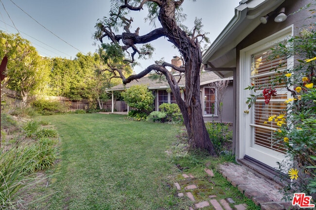 Building Photo - 12219 Octagon St