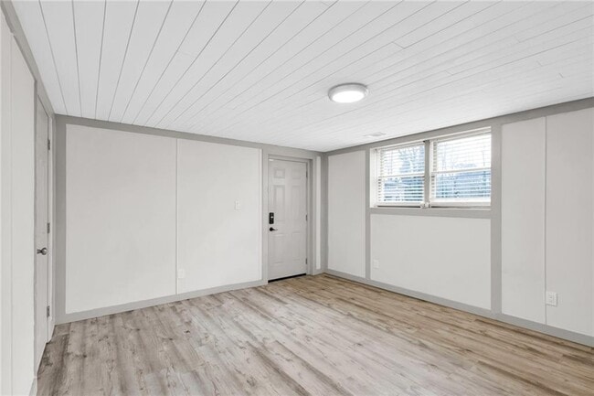 Building Photo - 3925 Chicamauga Dr