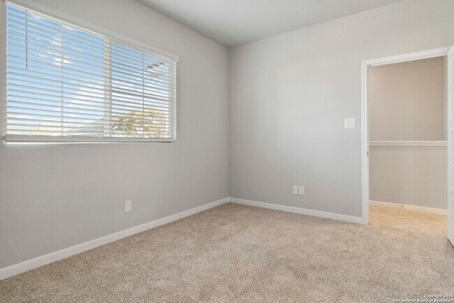 Building Photo - Brand New 3 Bd 3 Full Bath Townhouse Near ...