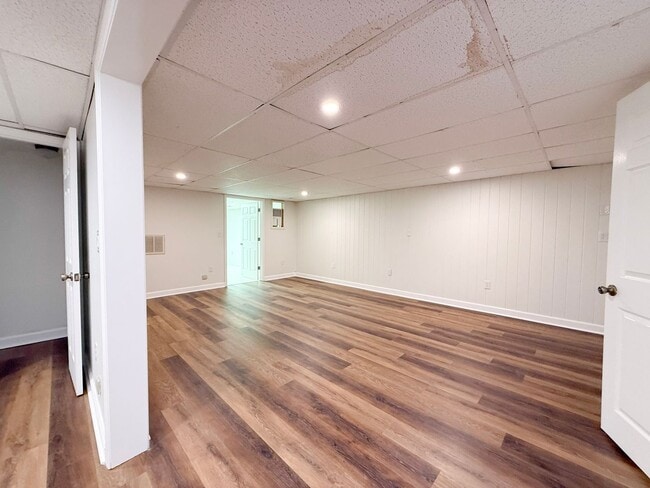 Building Photo - Private 5-Bedroom Dream Home with Creek, Pond & 3 Levels of Living Space