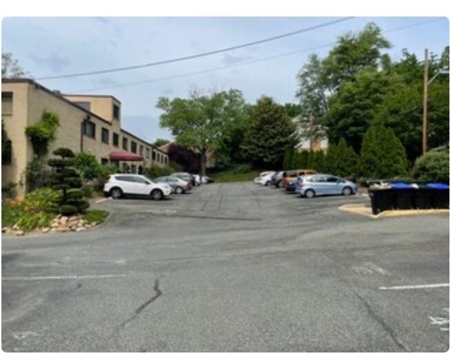 Building Photo - 4555 MacArthur Blvd NW