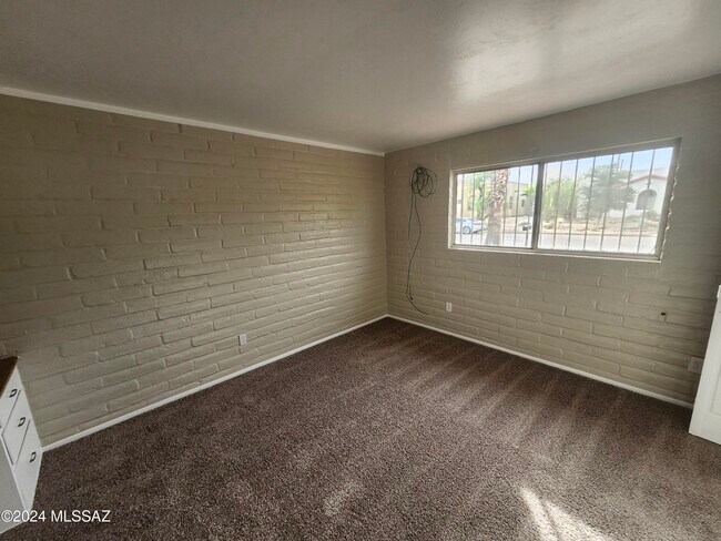 Building Photo - 3565 E Calle del Prado