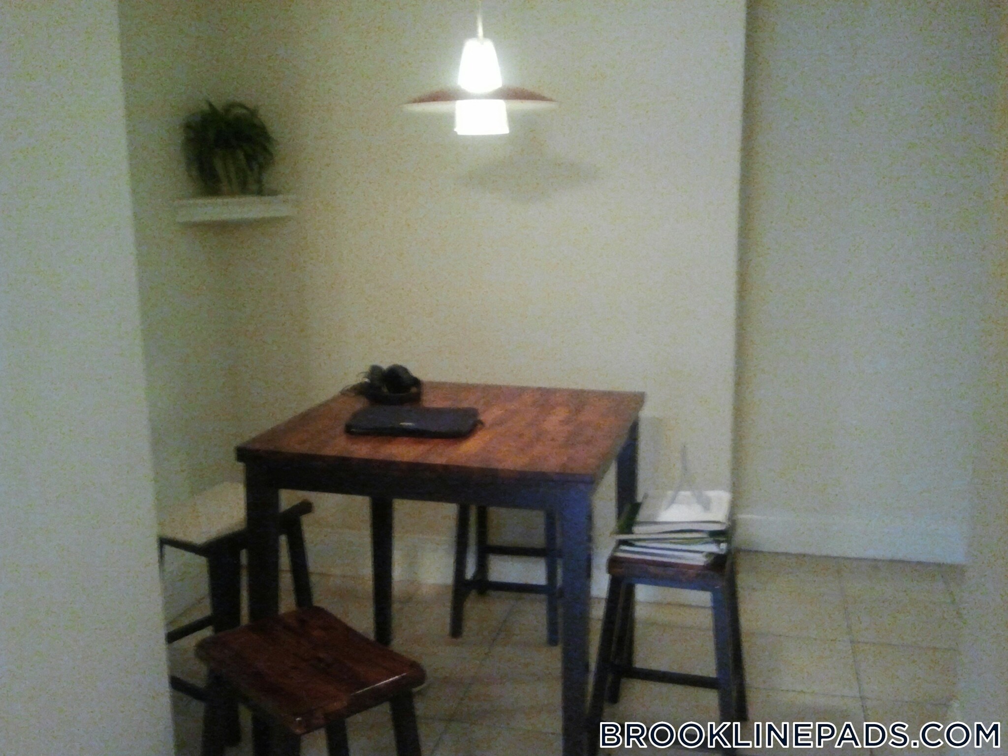 Building Photo - 18 Euston St