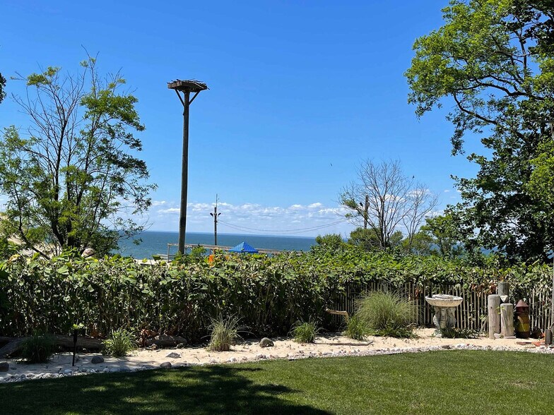 Building Photo - 2 Clifton Ave