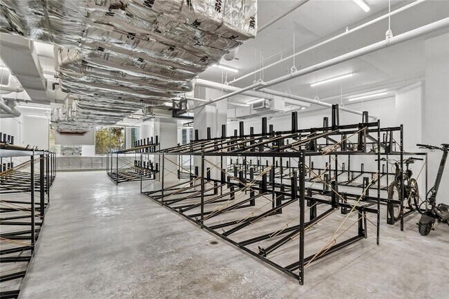 Building Photo - 400 Central Ave