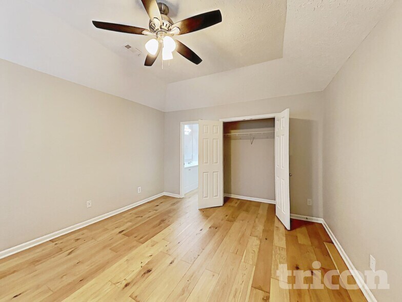 Building Photo - 4021 Deer Run Trce