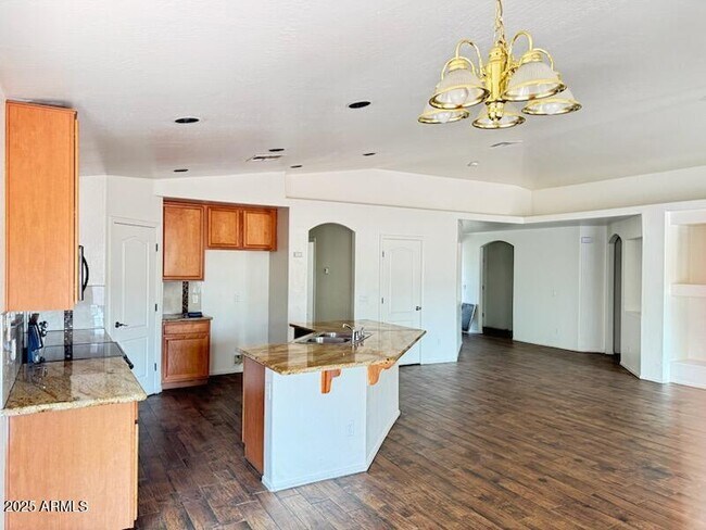 Building Photo - 2529 W Darrel Rd
