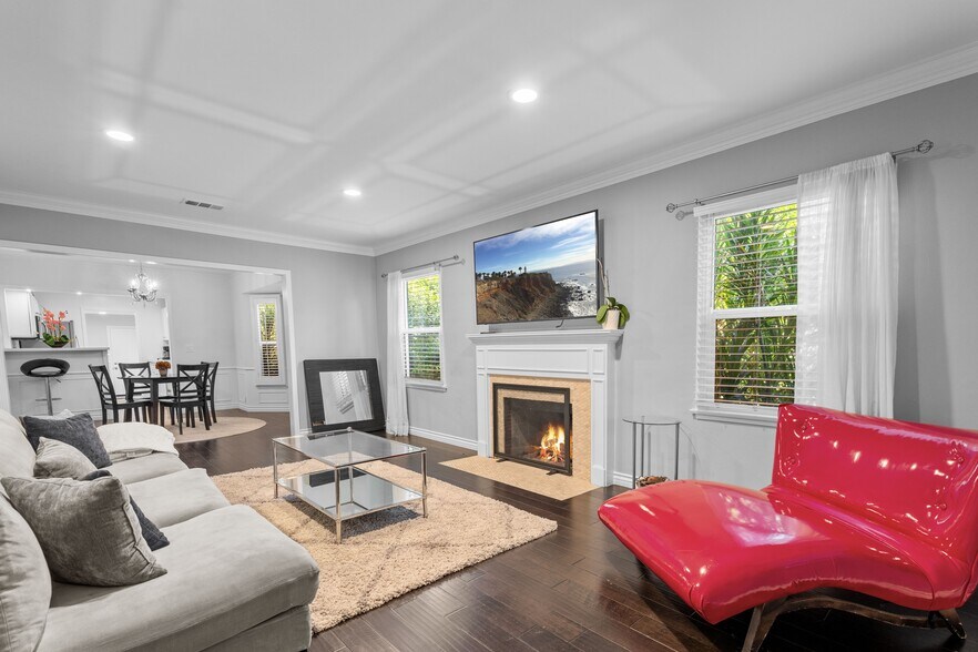 Living Room - 4242 Van Nuys Blvd