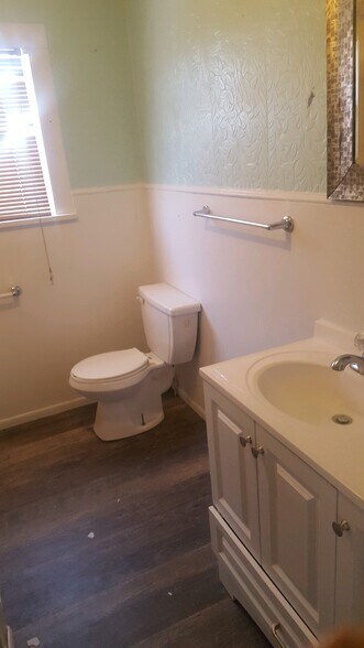 Bathroom - 803 E Hill Ave