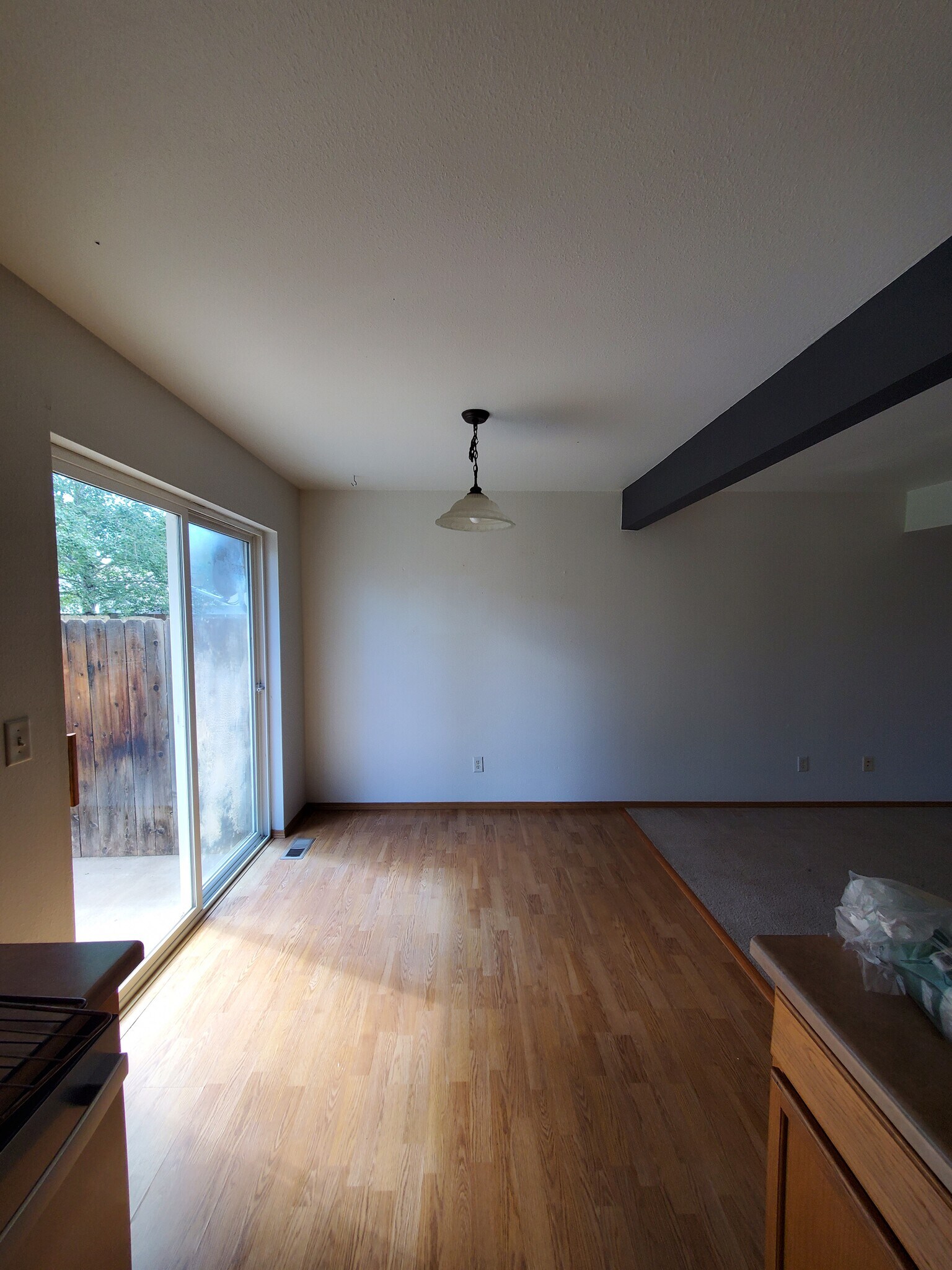 Building Photo - 505 W Shore Dr