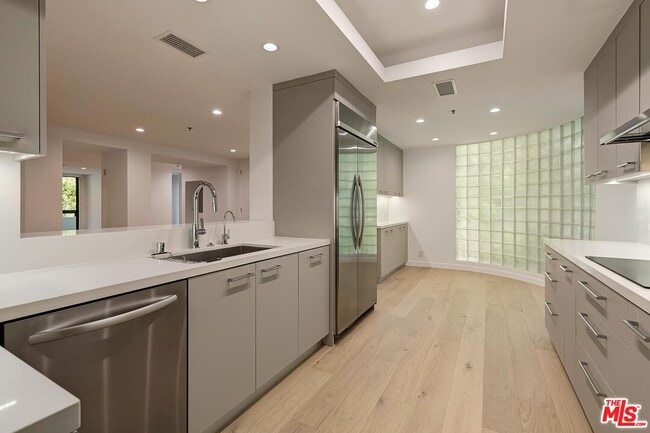 Building Photo - 2142 Century Park Ln