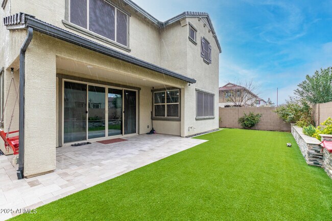 Building Photo - 1171 E Armstrong Wy