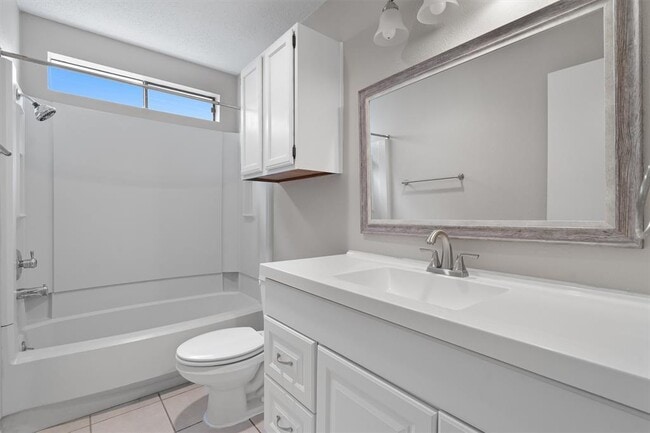 Building Photo - 13357 Water Oak Ln