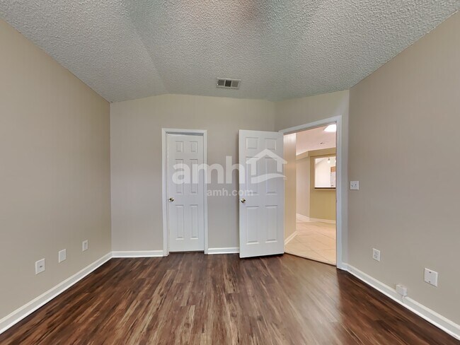 Building Photo - 2483 Ambrosia Dr