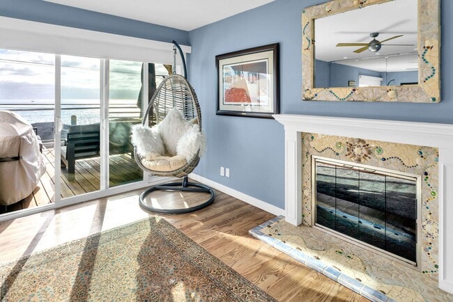 Building Photo - Gorgeous ocean view home at Windansea Beach!