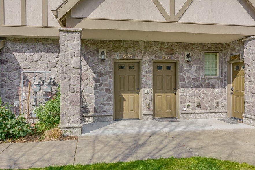 Building Photo - 8077 NE Miriam Way