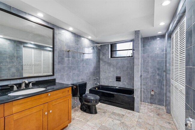 Building Photo - 20525 Highland Lakes Blvd