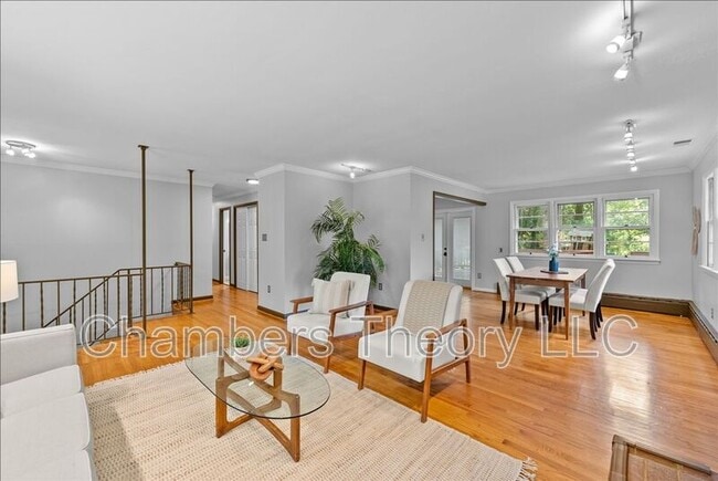 Building Photo - 3035 Hazelton St