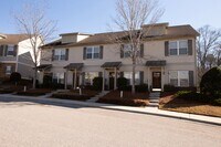 Building Photo - 2 Bedroom Townhouse at Whitehall Village!