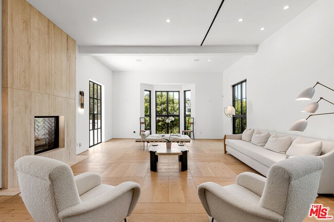 Building Photo - 1001 N Hanover Dr