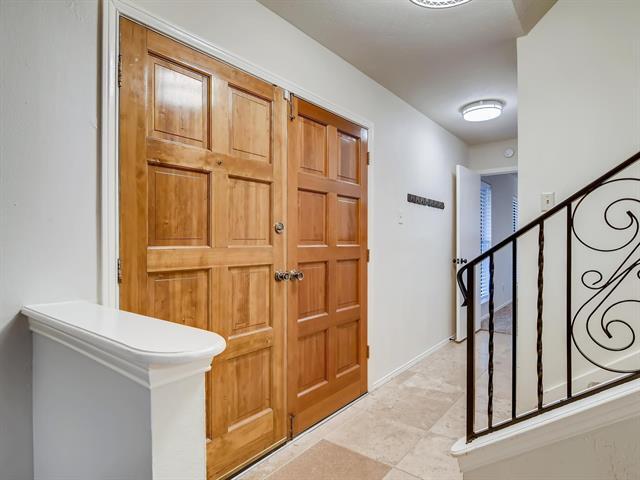 Building Photo - 1724 Westridge Dr