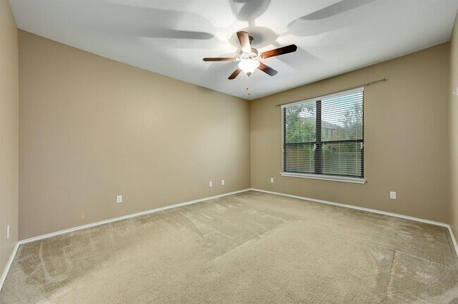 Building Photo - 1029 Hyde Park Dr